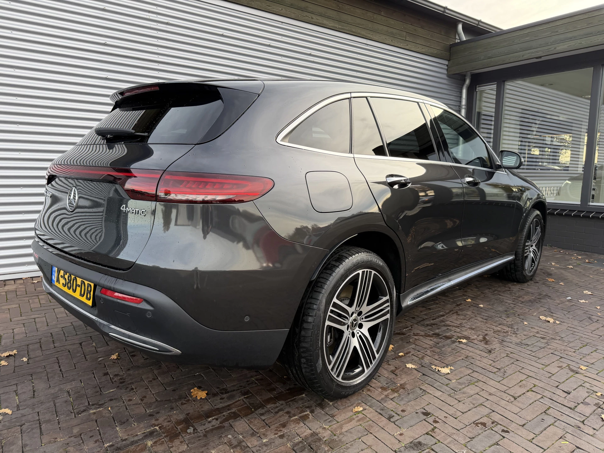 Hoofdafbeelding Mercedes-Benz EQC