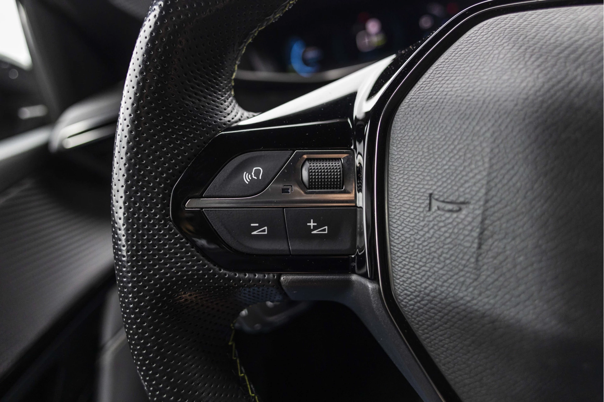 Hoofdafbeelding Peugeot e-208