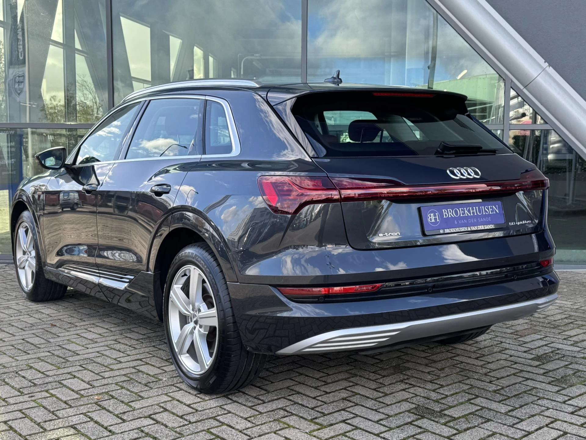 Hoofdafbeelding Audi e-tron