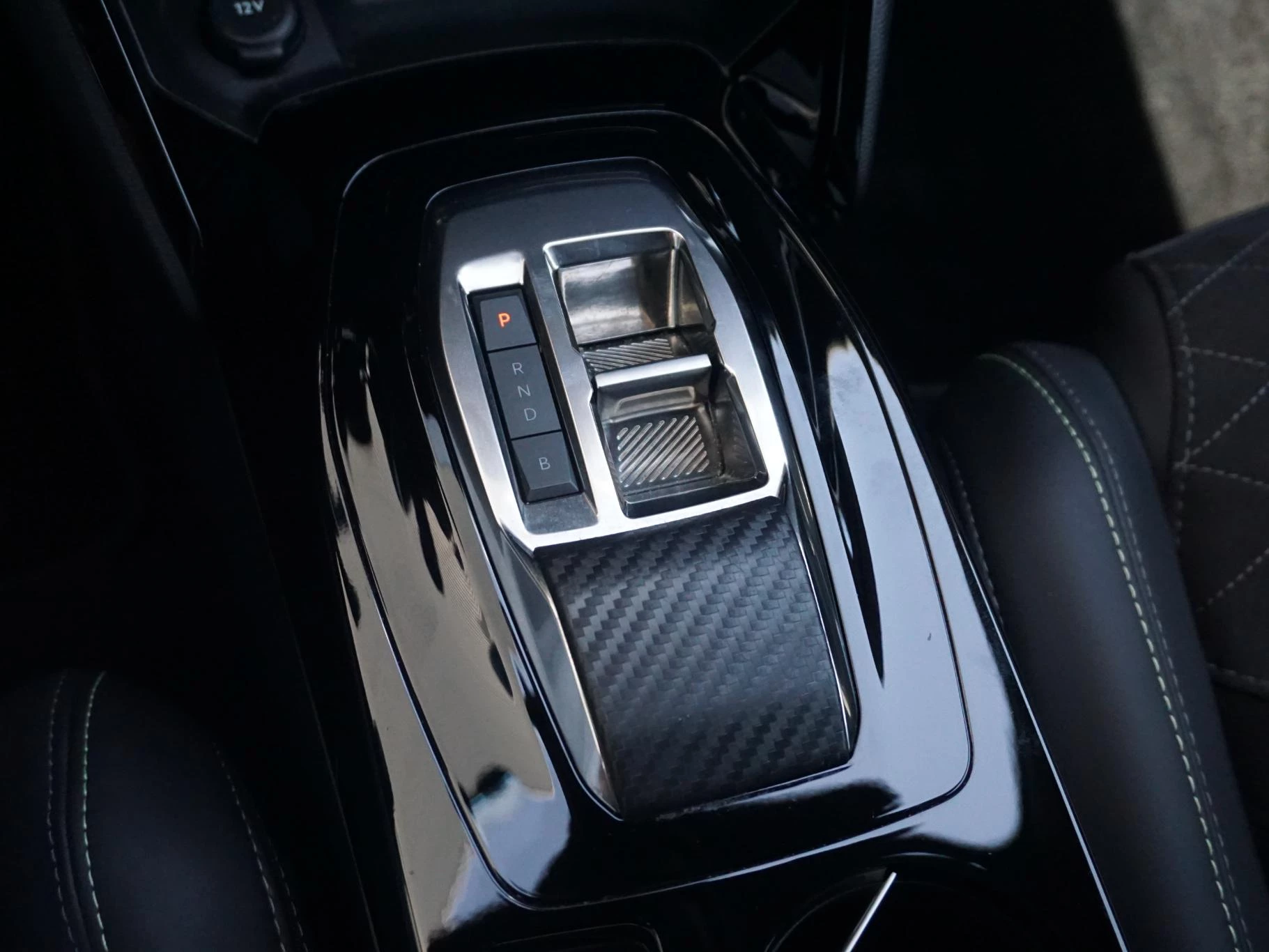 Hoofdafbeelding Peugeot e-208