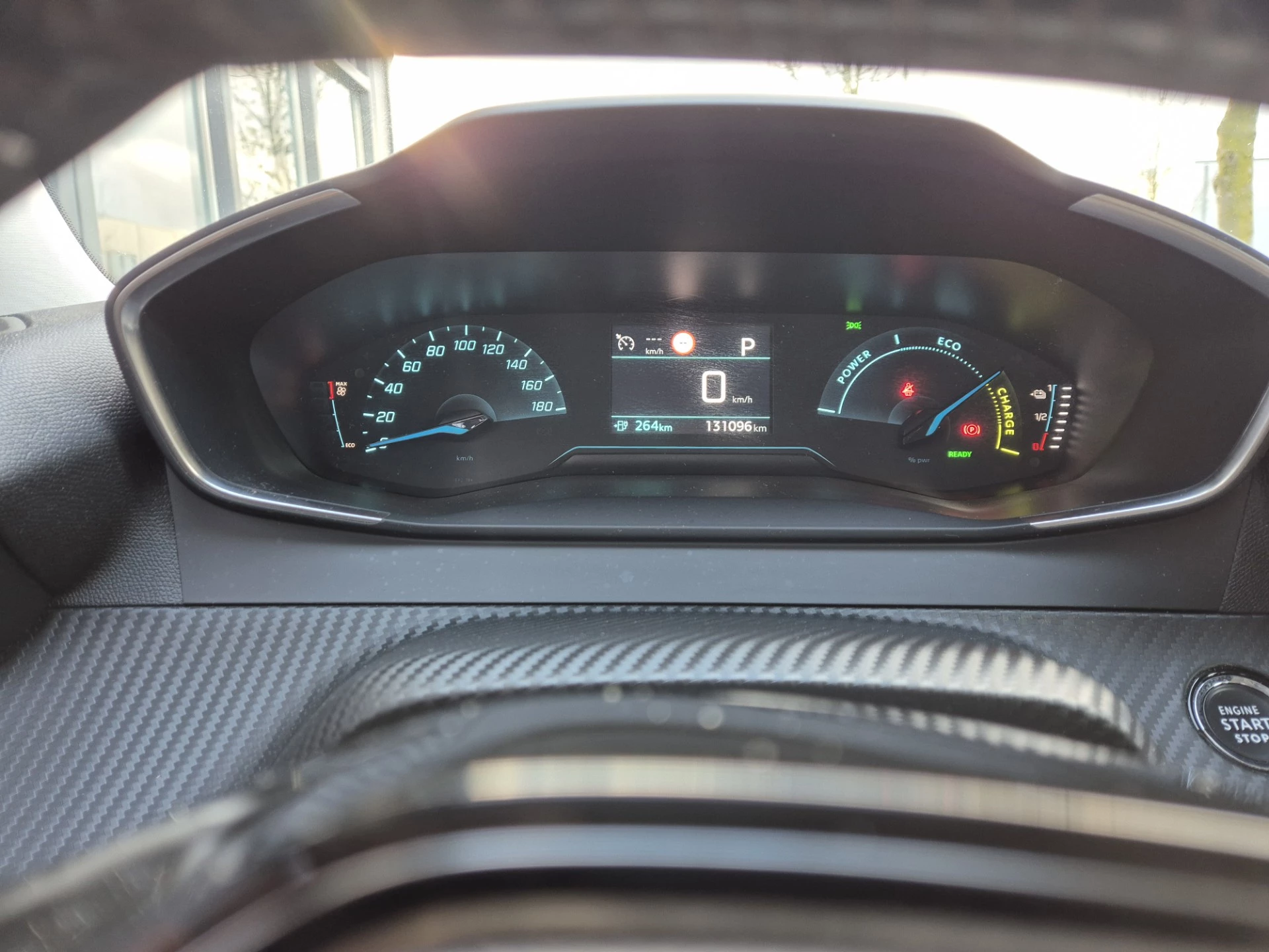 Hoofdafbeelding Peugeot e-2008