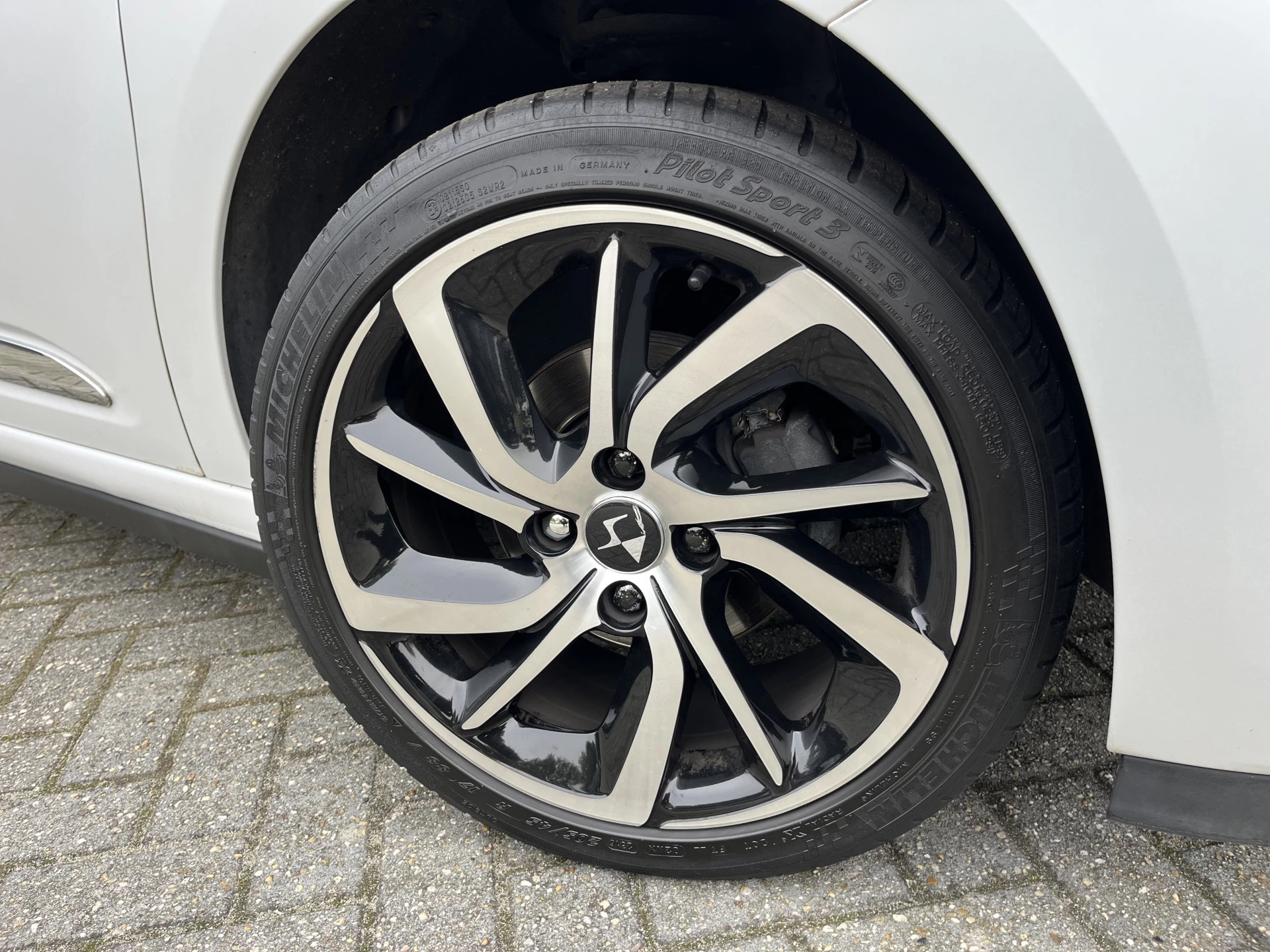 Hoofdafbeelding DS DS 3