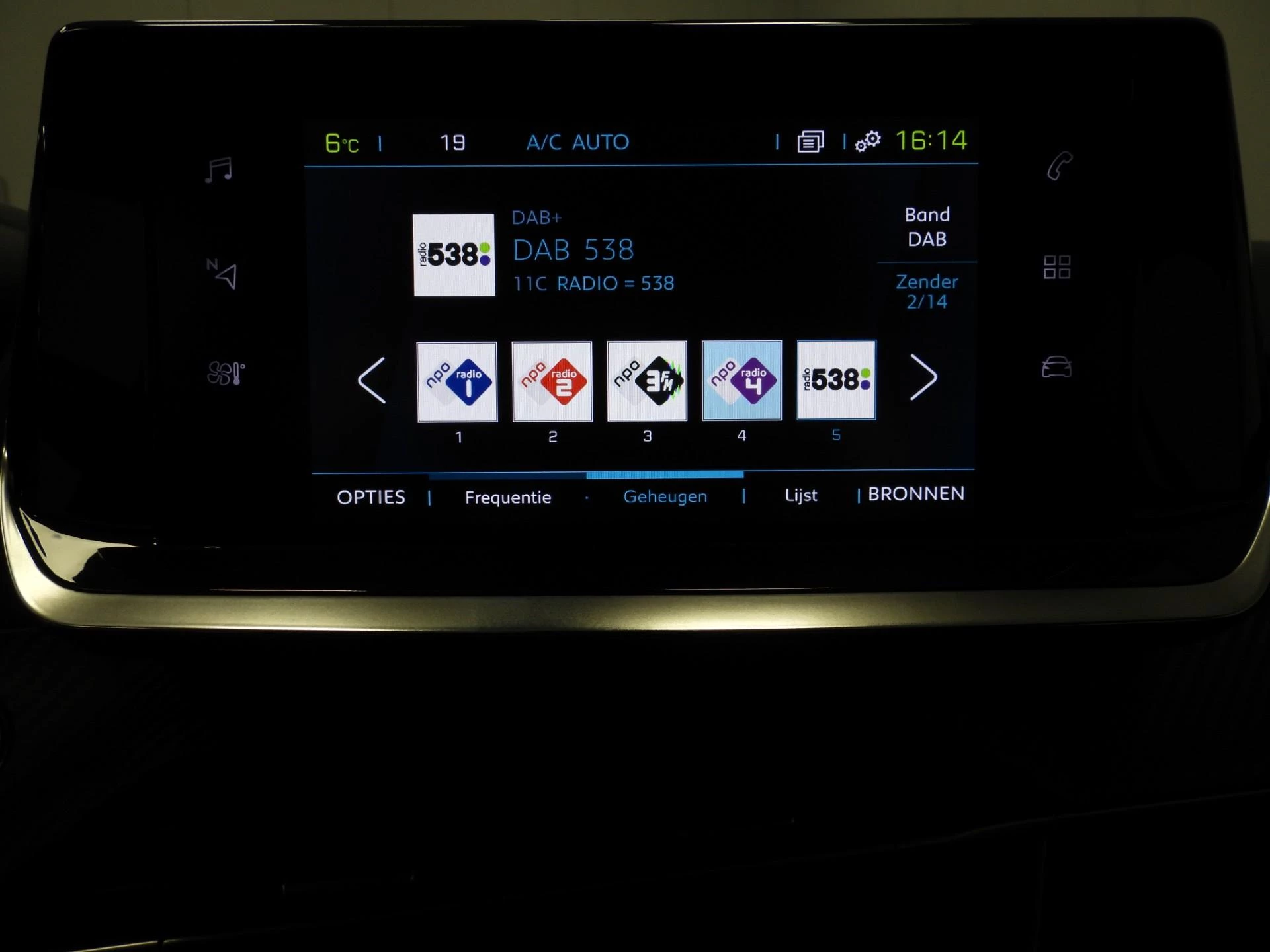 Hoofdafbeelding Peugeot e-208