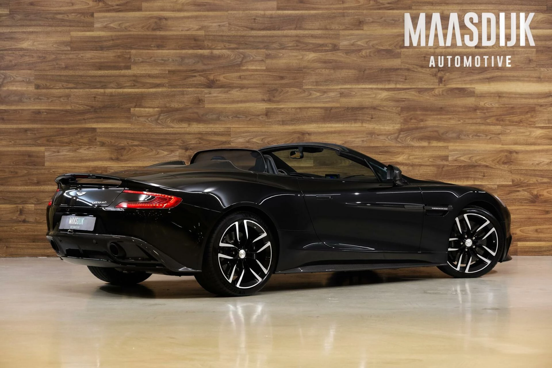 Hoofdafbeelding Aston Martin V12 Vanquish