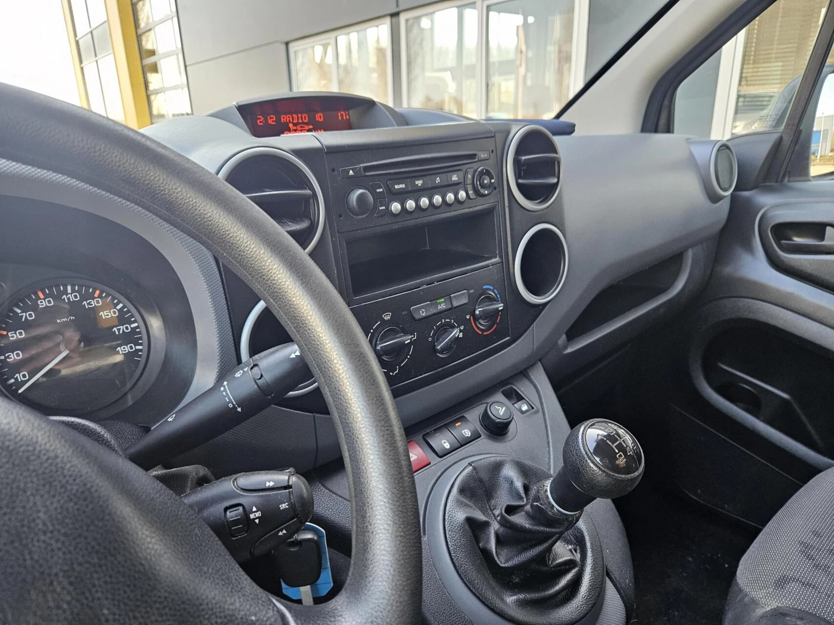 Hoofdafbeelding Peugeot Partner