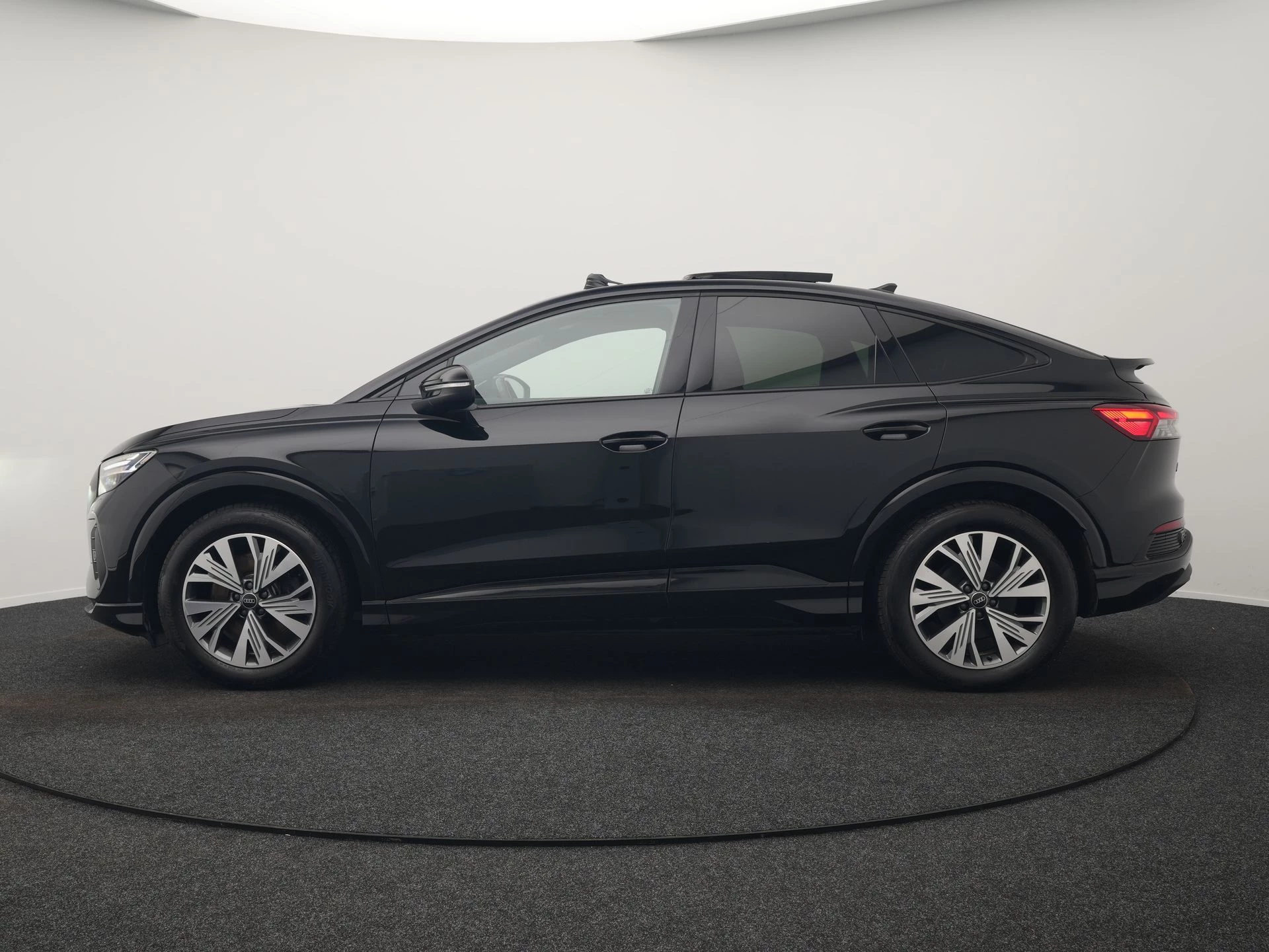 Hoofdafbeelding Audi Q4 Sportback e-tron