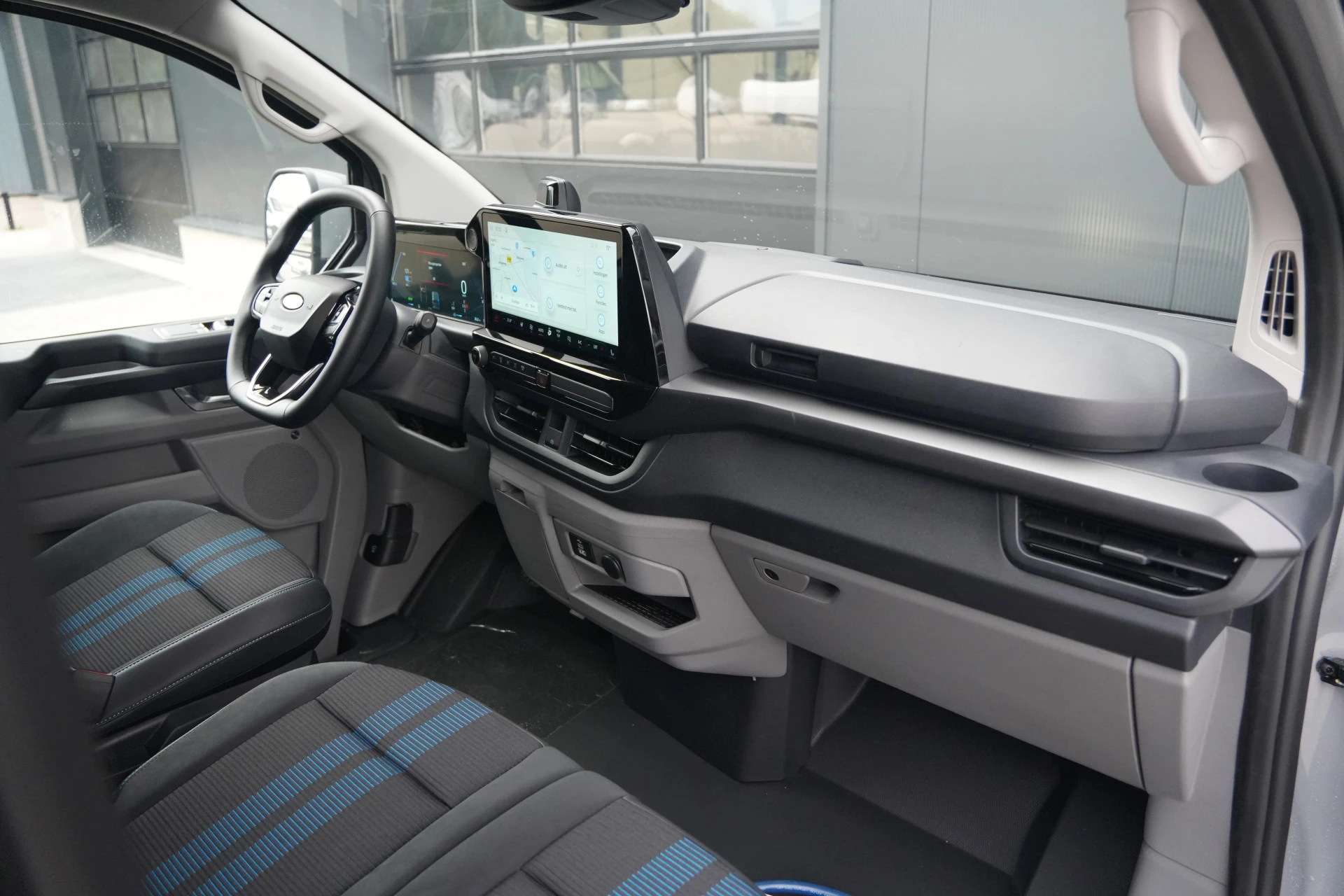 Hoofdafbeelding Ford E-Transit Custom