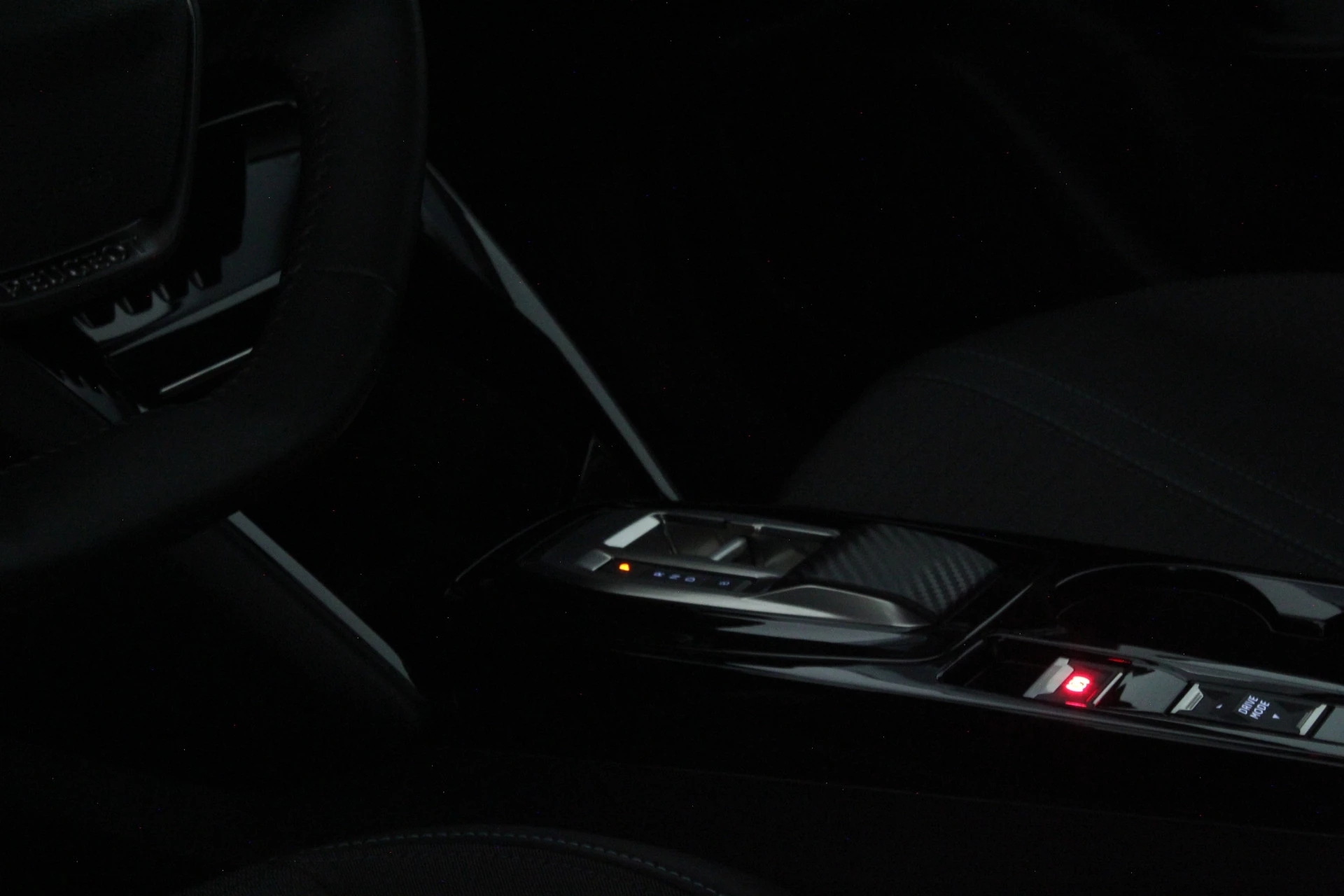 Hoofdafbeelding Peugeot e-2008