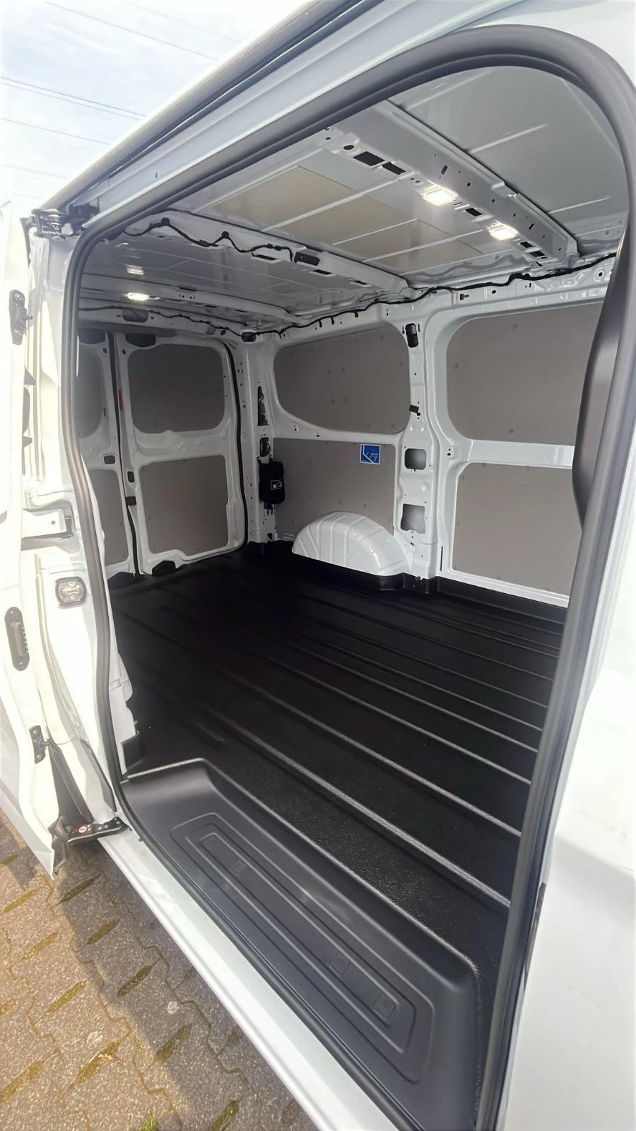 Hoofdafbeelding Ford E-Transit Custom