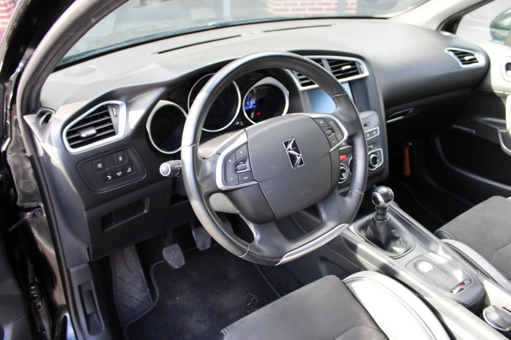 Hoofdafbeelding DS DS 4