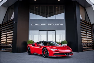 Hoofdafbeelding Ferrari SF90 Stradale Ferrari SF90 Stradale 4.0 V8 Assetto Fiorano - Carbon | Alcantara | Carplay