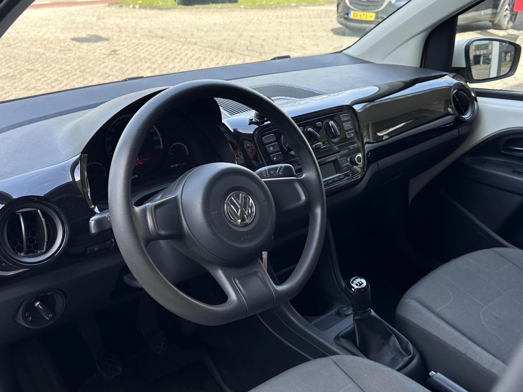 Hoofdafbeelding Volkswagen up!