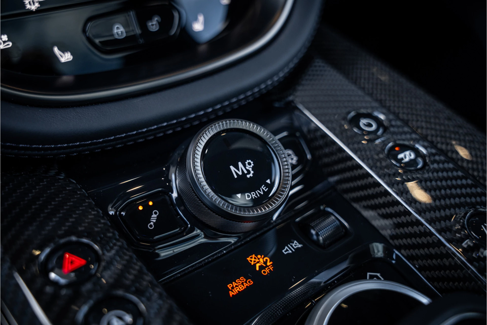 Hoofdafbeelding Aston Martin DBX