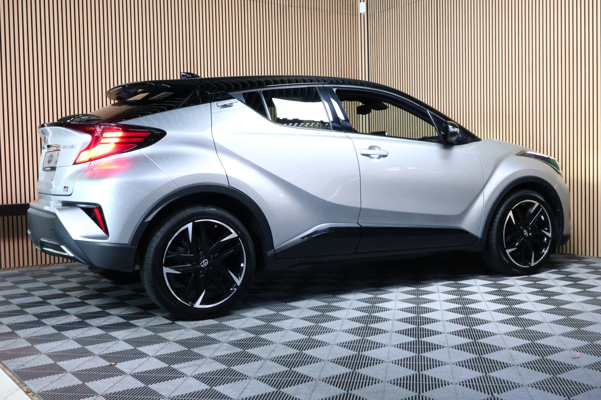 Hoofdafbeelding Toyota C-HR