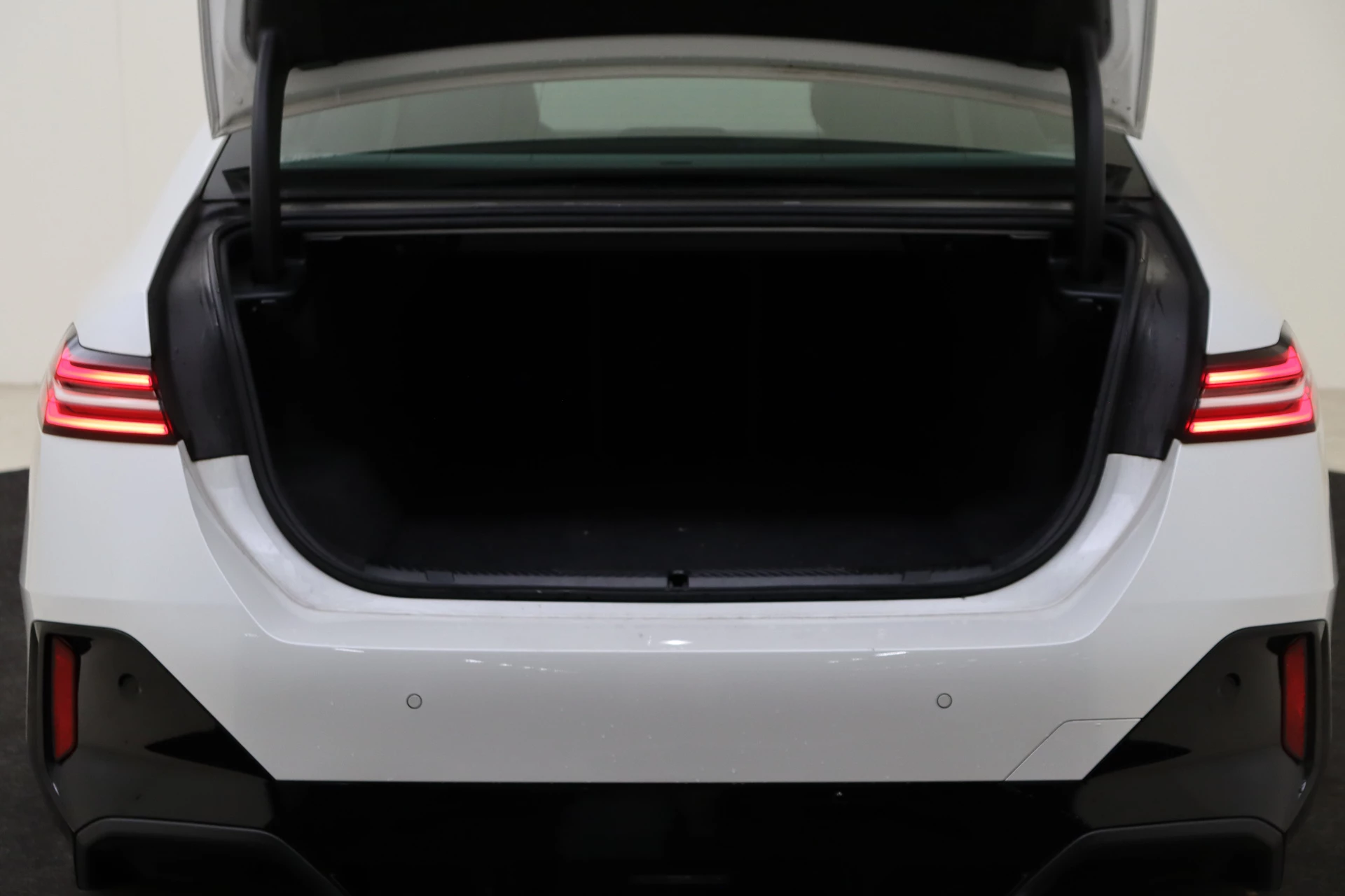 Hoofdafbeelding BMW i5