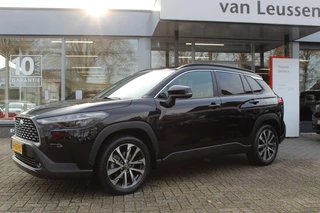 Toyota Corolla Cross 2.0 High Power Hybrid First Edition STOELVERW BLIND-SPOT LM-VELGEN KEYLESS ELEK-ACHTERKLEP APPLE/ANDROID AD-CRUISE PARK-SENSOREN