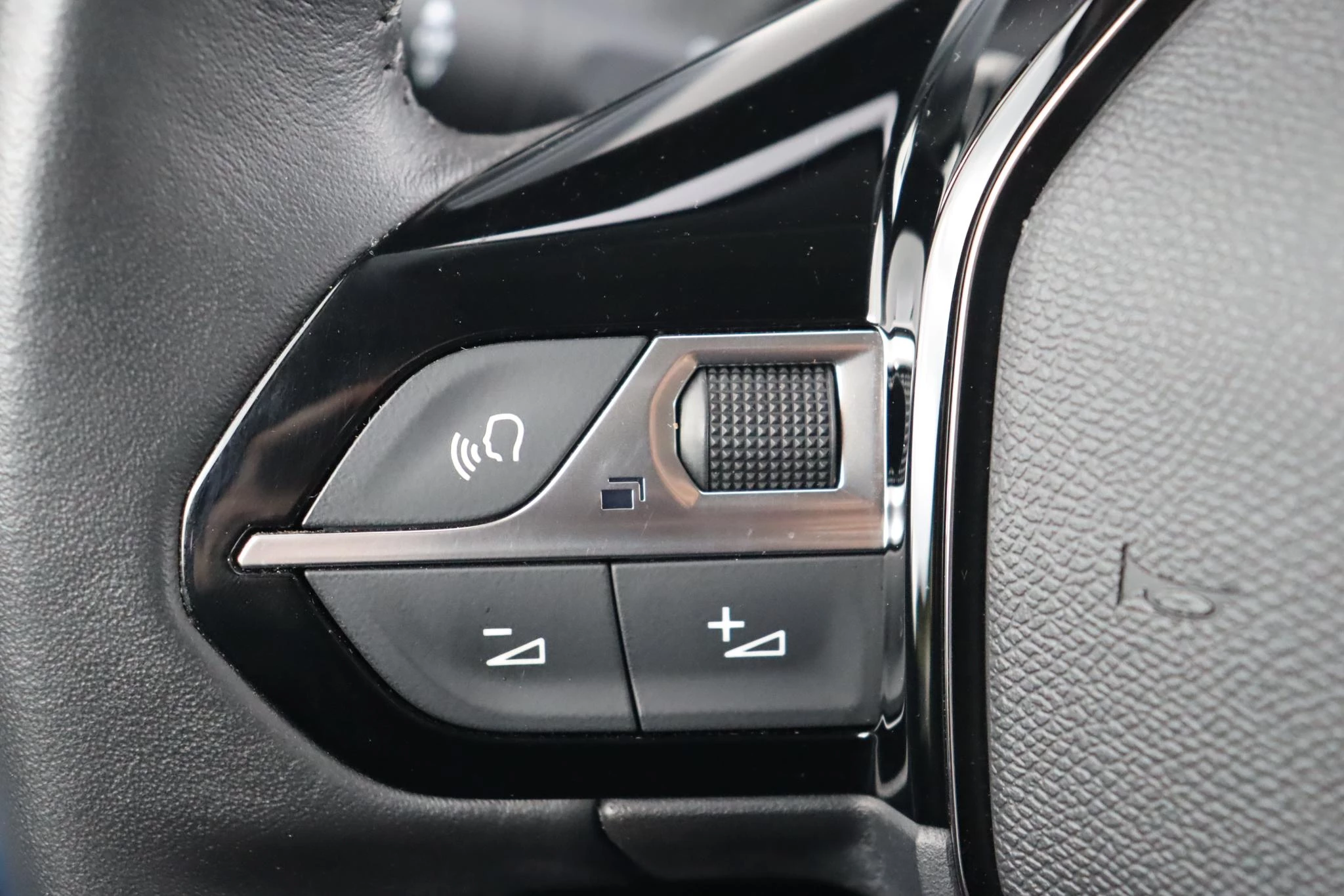 Hoofdafbeelding Peugeot e-208
