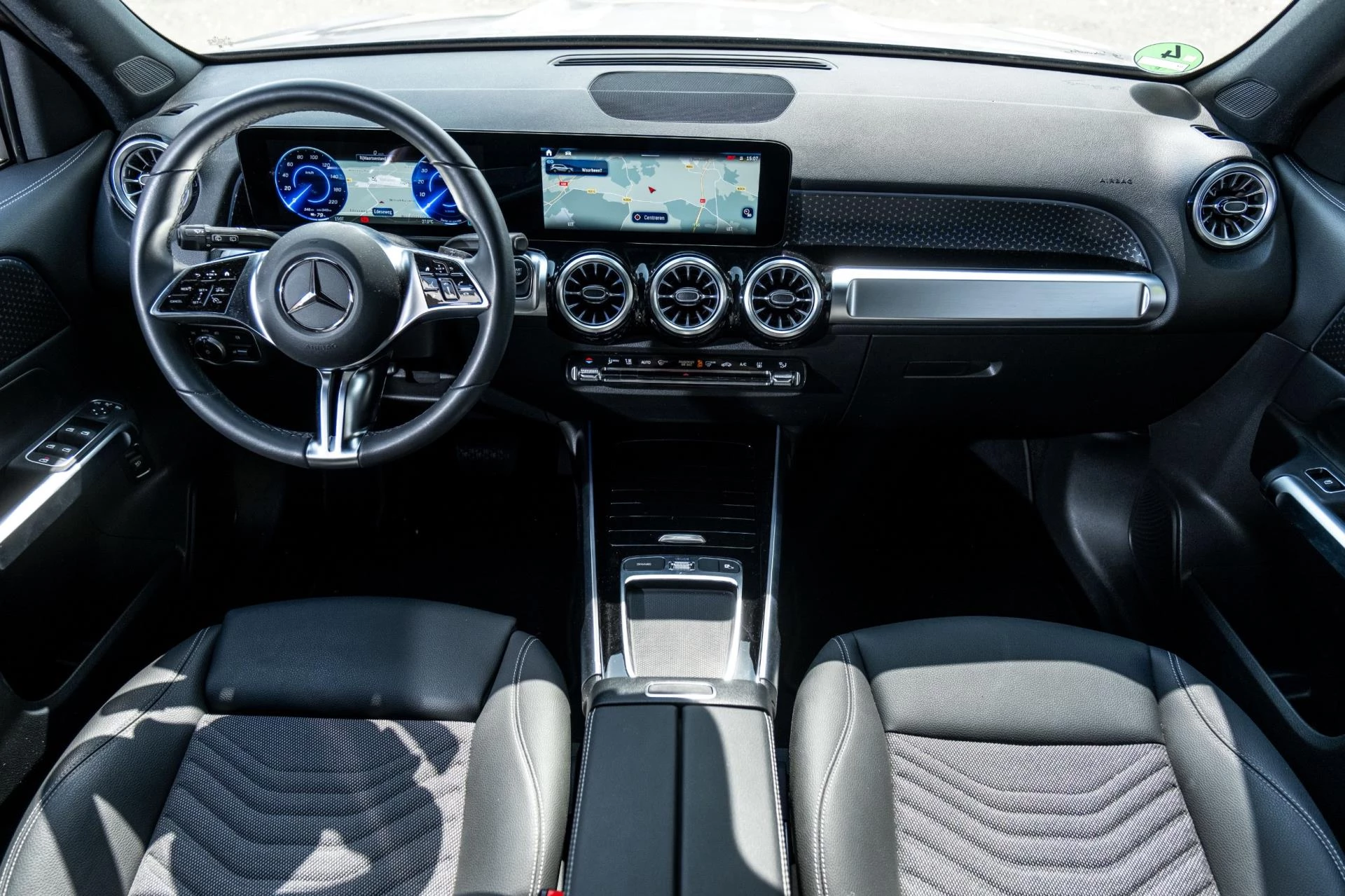 Hoofdafbeelding Mercedes-Benz EQB