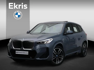 BMW iX1 eDrive20 67 kWh M Sportpakket/ 19 inch LM/ panoramadak/ Elektrisch verstelbare stoelen/ Harman-Kardon/ Sportstoelen