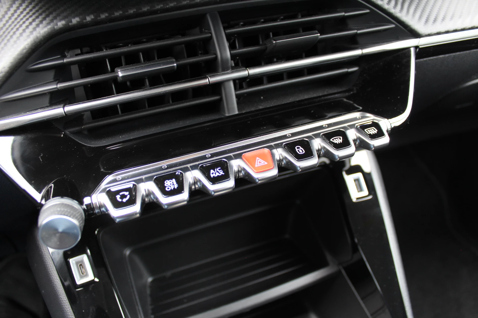 Hoofdafbeelding Peugeot e-208