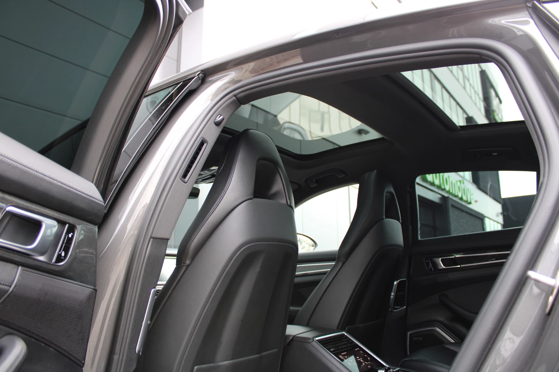 Hoofdafbeelding Porsche Panamera