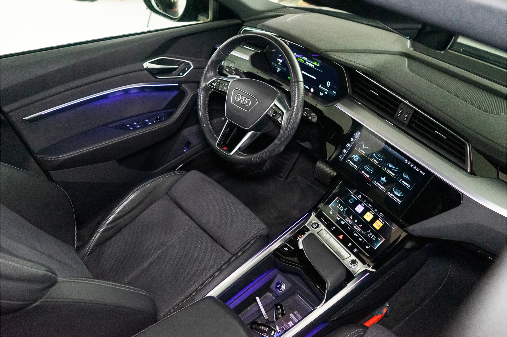 Hoofdafbeelding Audi e-tron