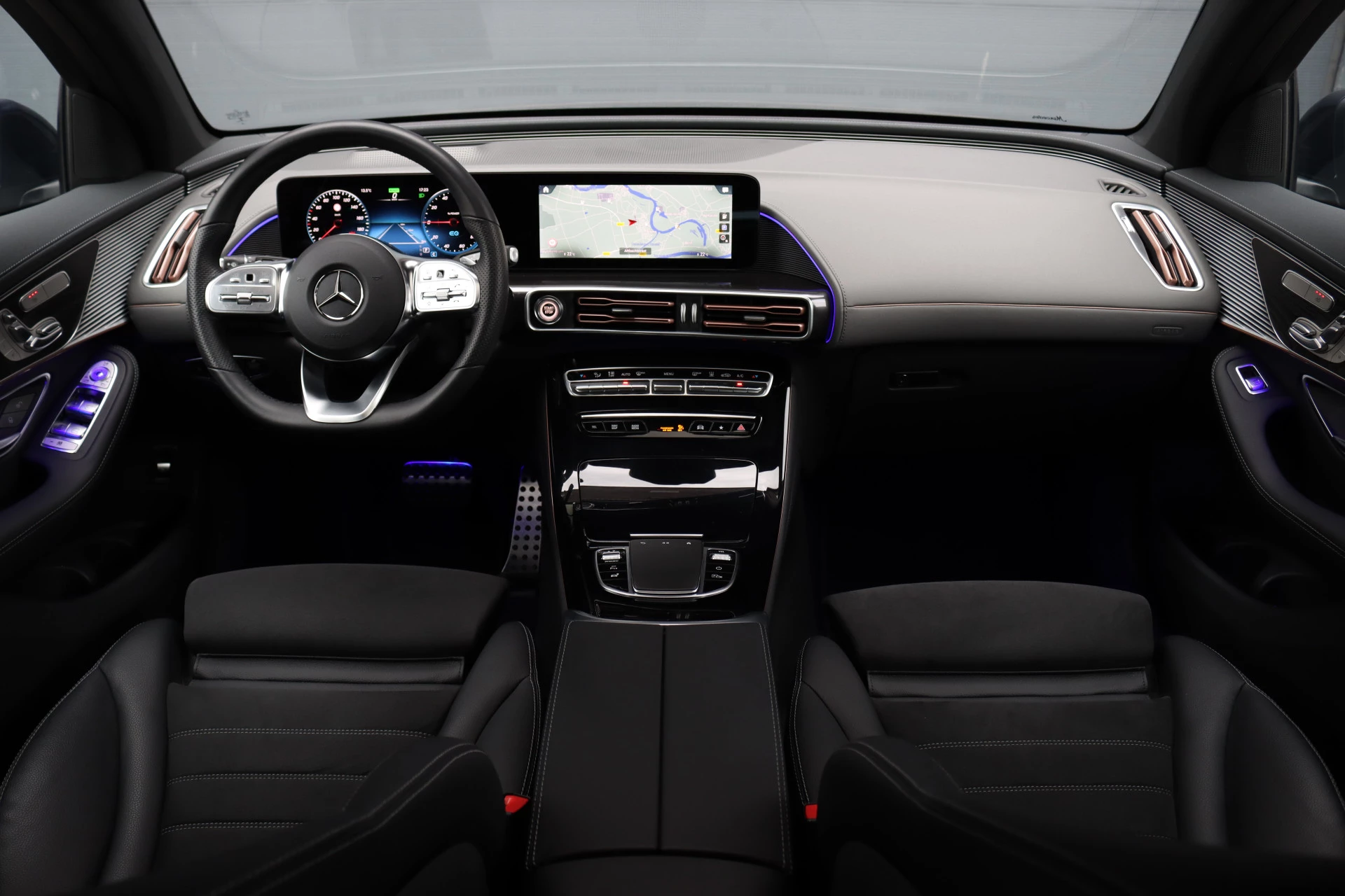 Hoofdafbeelding Mercedes-Benz EQC