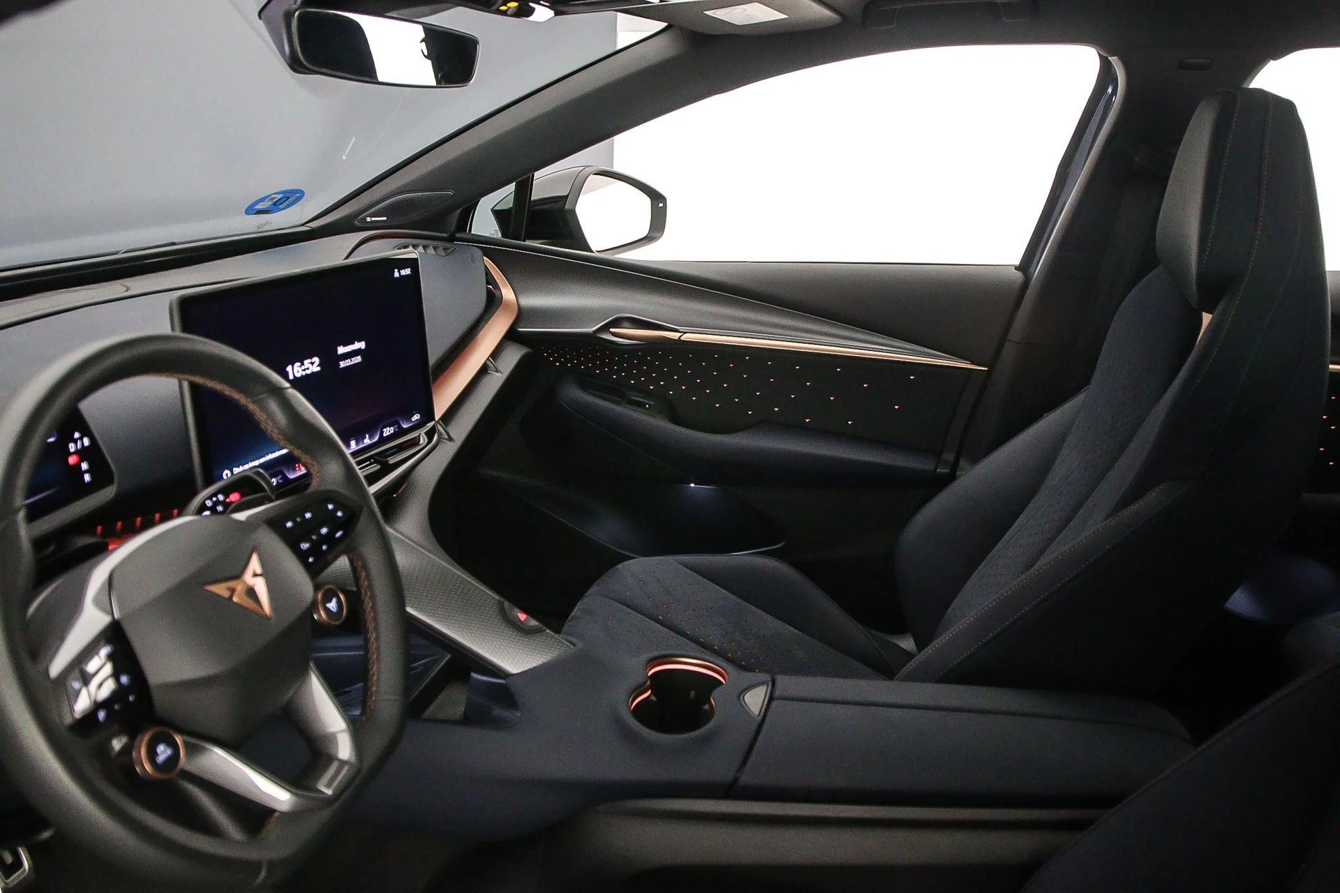 Hoofdafbeelding CUPRA Tavascan