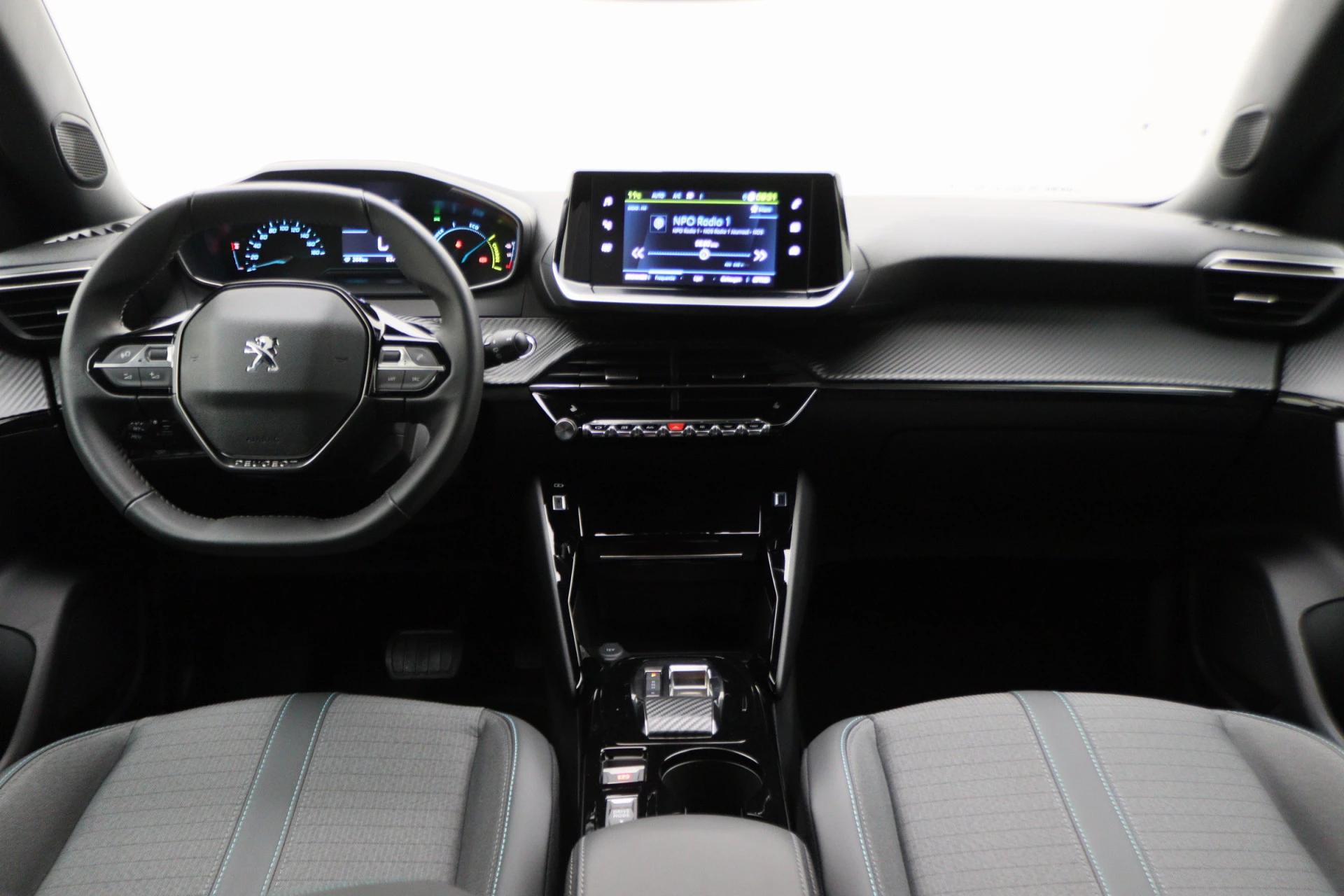 Hoofdafbeelding Peugeot e-2008