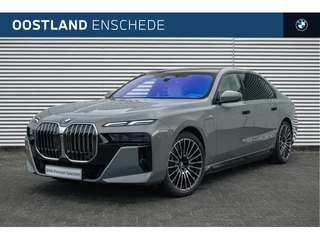 Hoofdafbeelding BMW 7 Serie BMW 7 Serie 750e xDrive High Executive M Sport Automaat / Panoramadak / Stoelventilatie / Massagefunctie / Active Steering / Parking Assistant Professional / Driving Assistant Professional