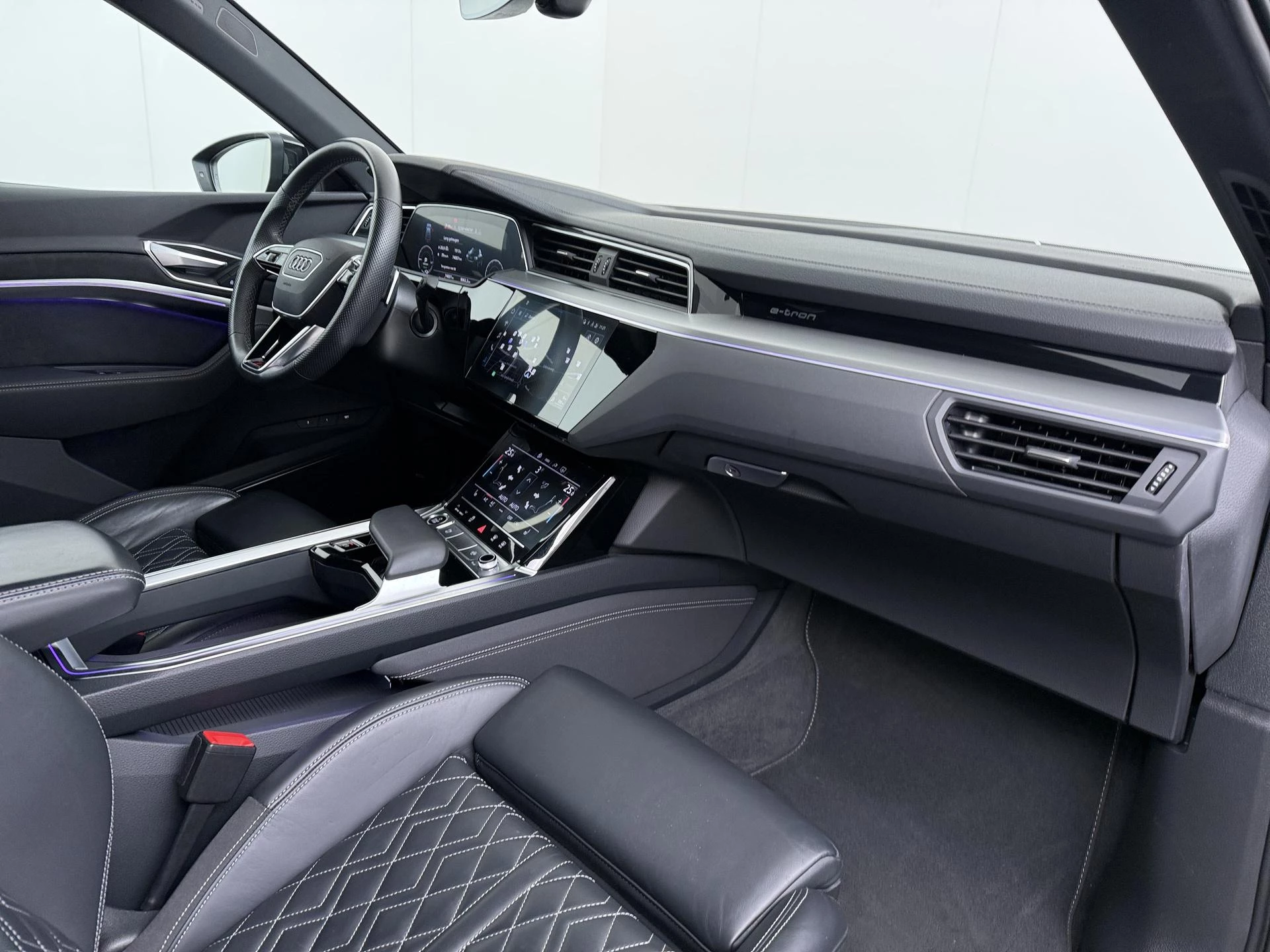 Hoofdafbeelding Audi e-tron