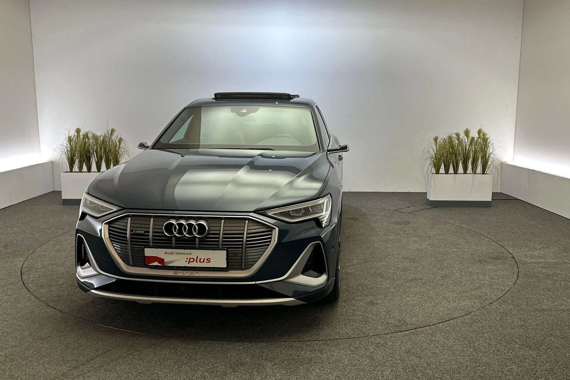 Hoofdafbeelding Audi e-tron