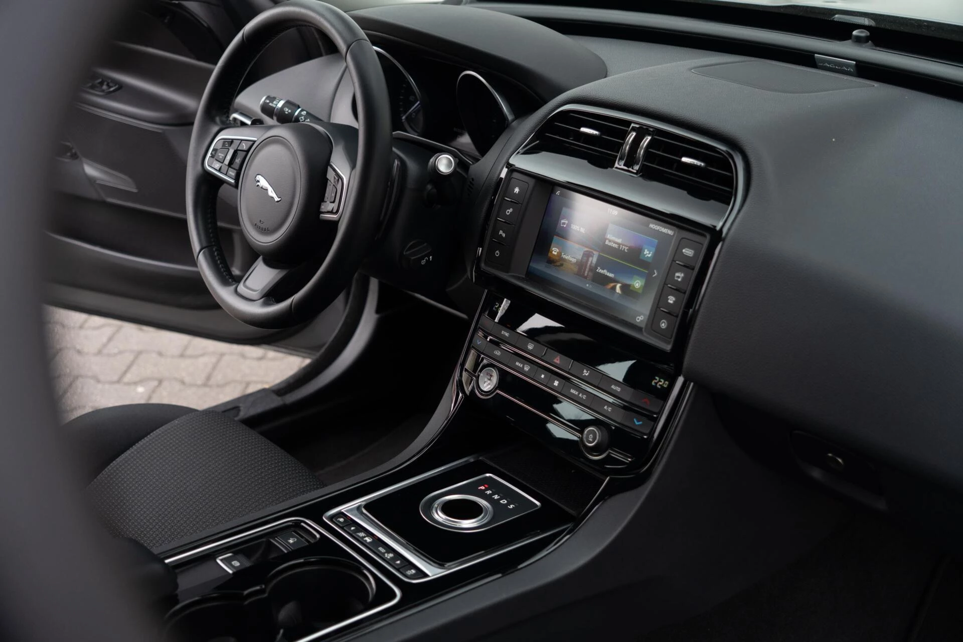 Hoofdafbeelding Jaguar XE