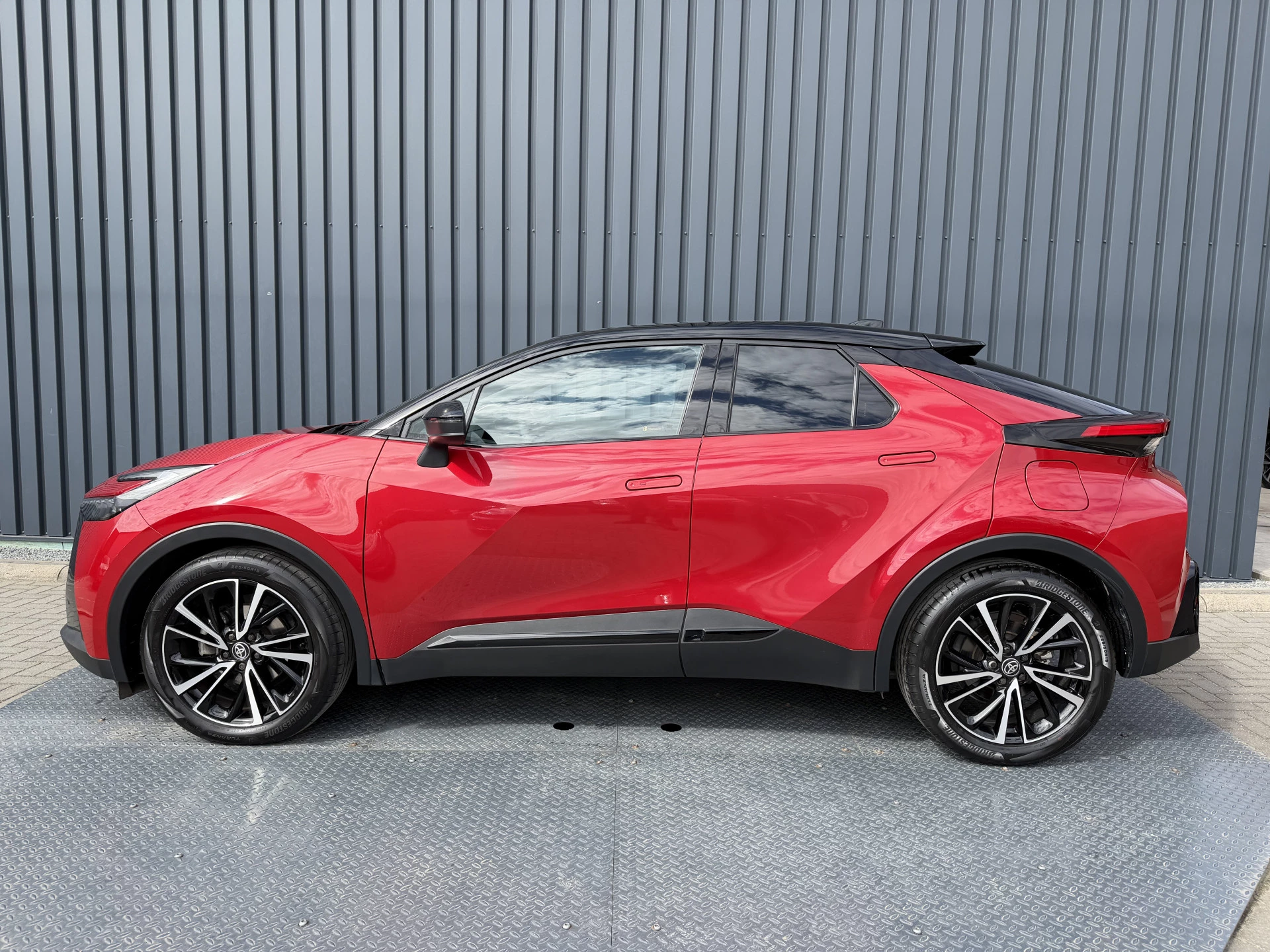 Hoofdafbeelding Toyota C-HR