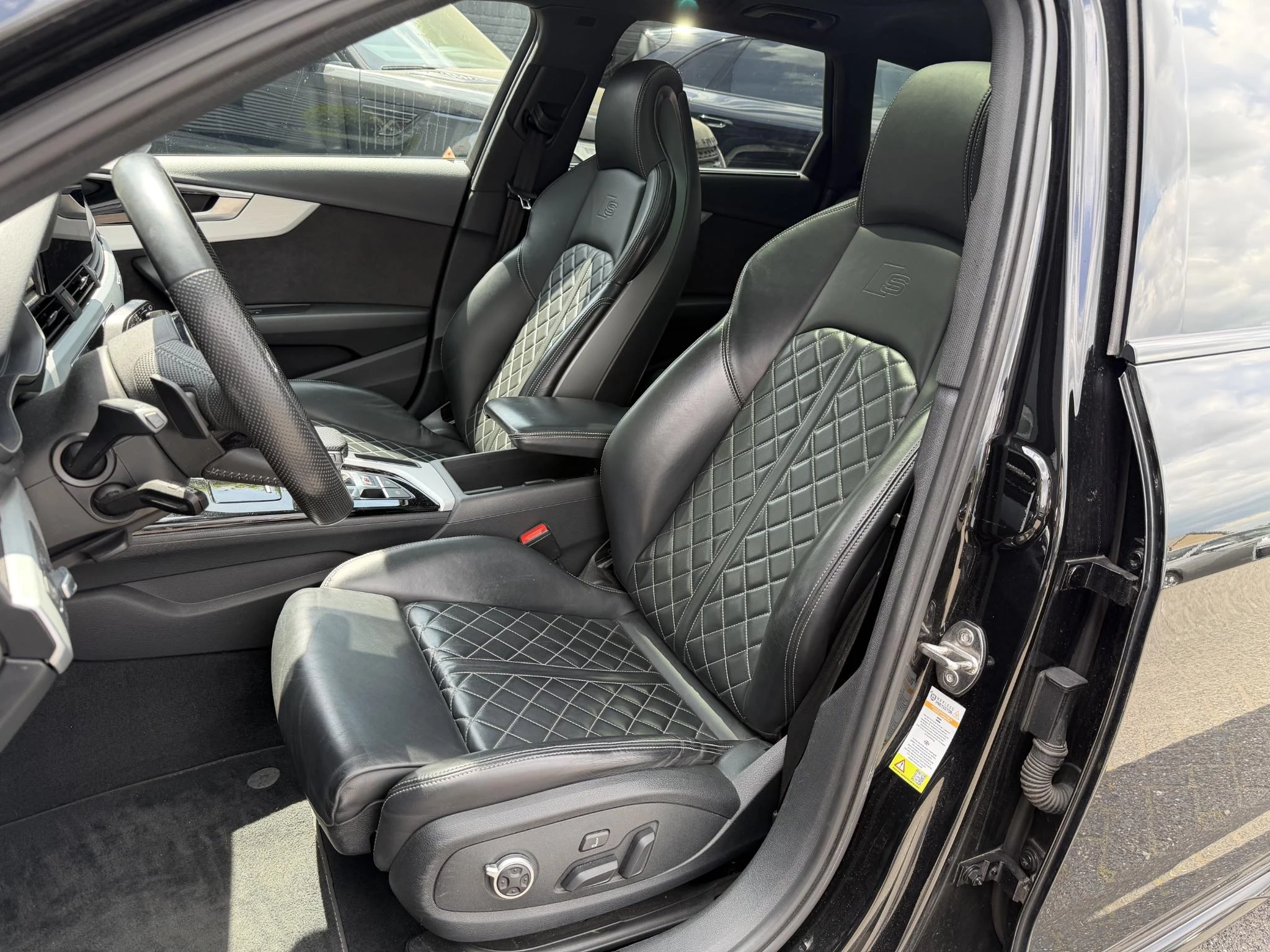 Hoofdafbeelding Audi S4