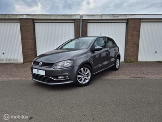 Volkswagen Polo 1.2 TSI Comfortline / Parkeersensoren voor + achter / Stoelverwarming