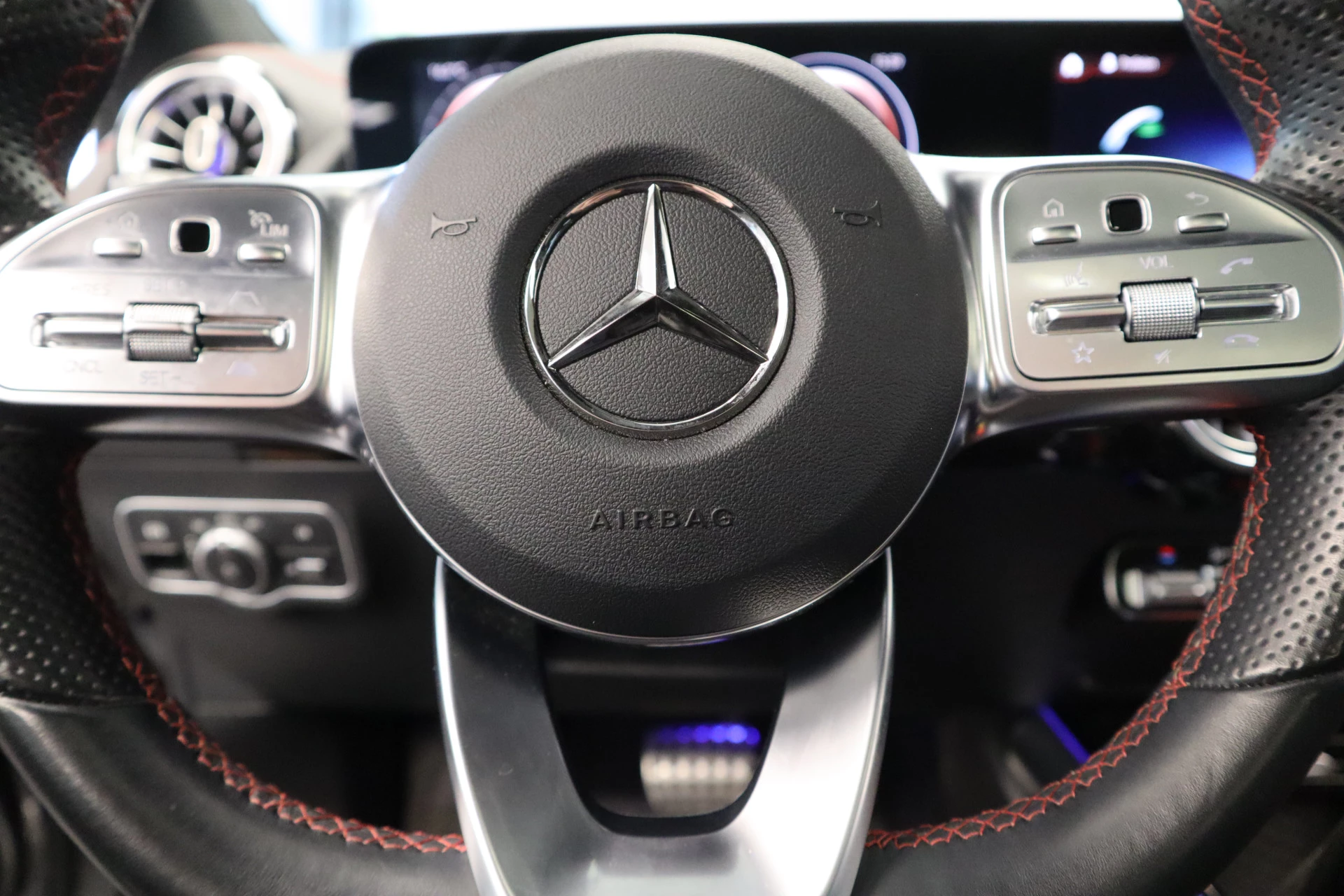 Hoofdafbeelding Mercedes-Benz EQA