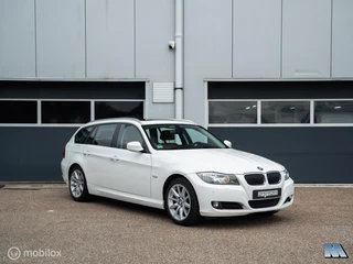 BMW 3-serie Touring 330i E91 AUT l HK audio l Pano l 2e eign