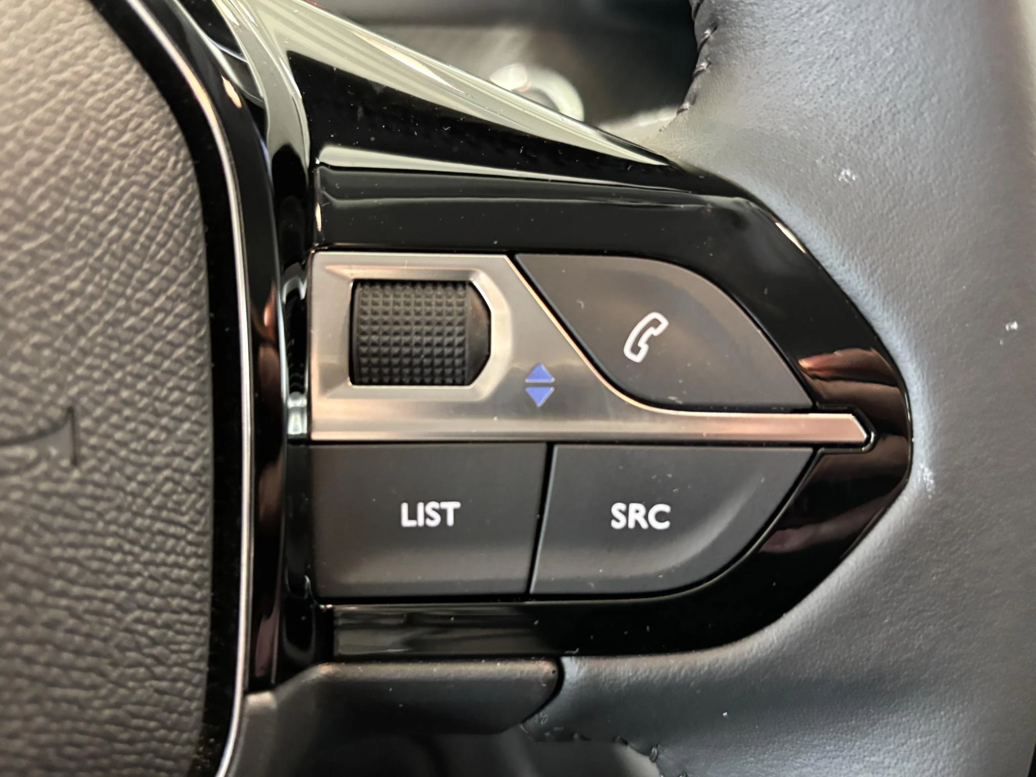 Hoofdafbeelding Peugeot e-208