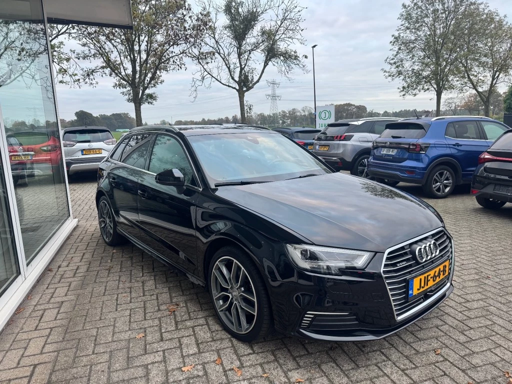 Hoofdafbeelding Audi e-tron