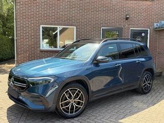 Hoofdafbeelding Mercedes-Benz EQB Mercedes-Benz EQB 300 4Matic AMG 7 ZITS Pano