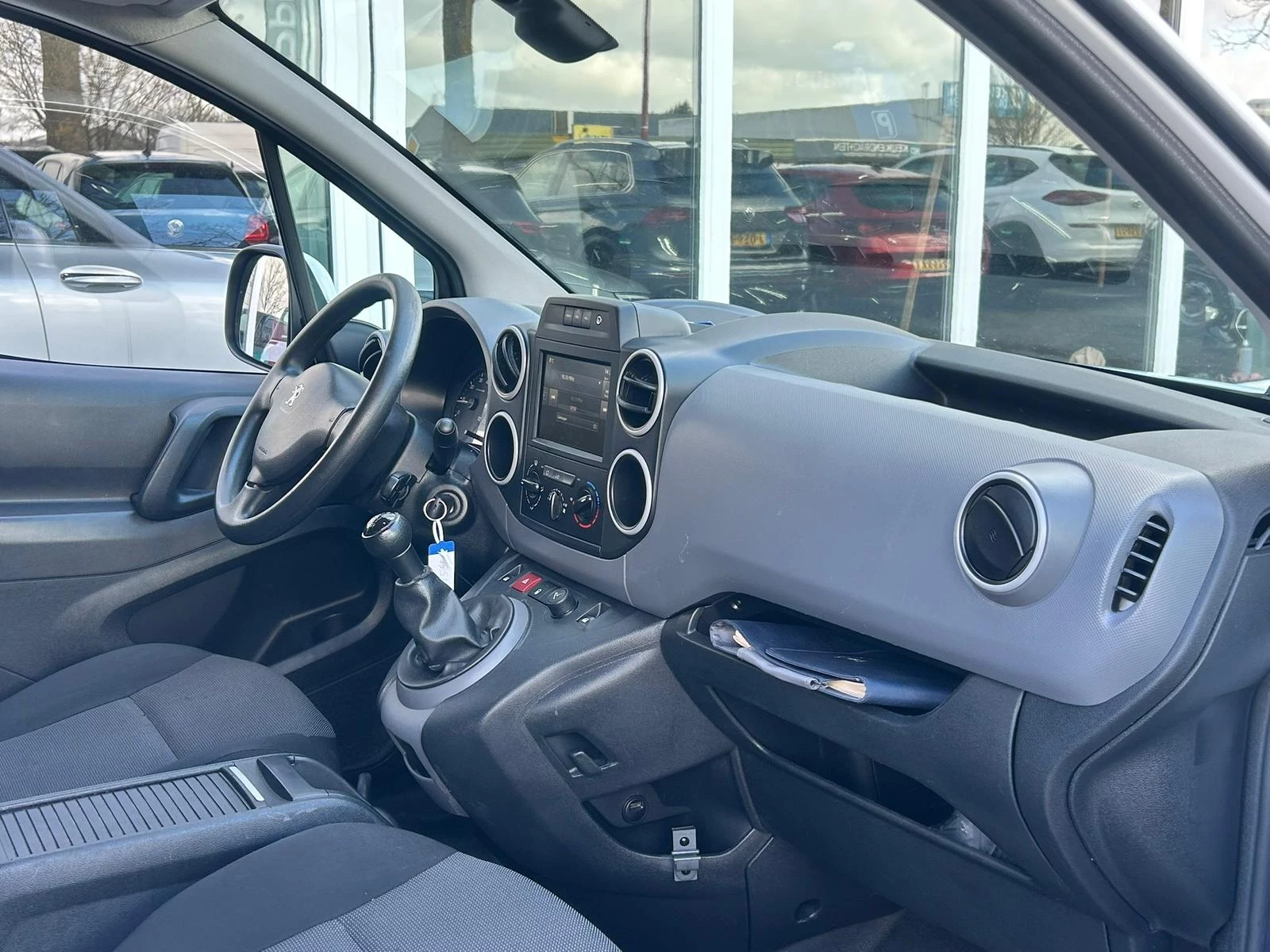 Hoofdafbeelding Peugeot Partner