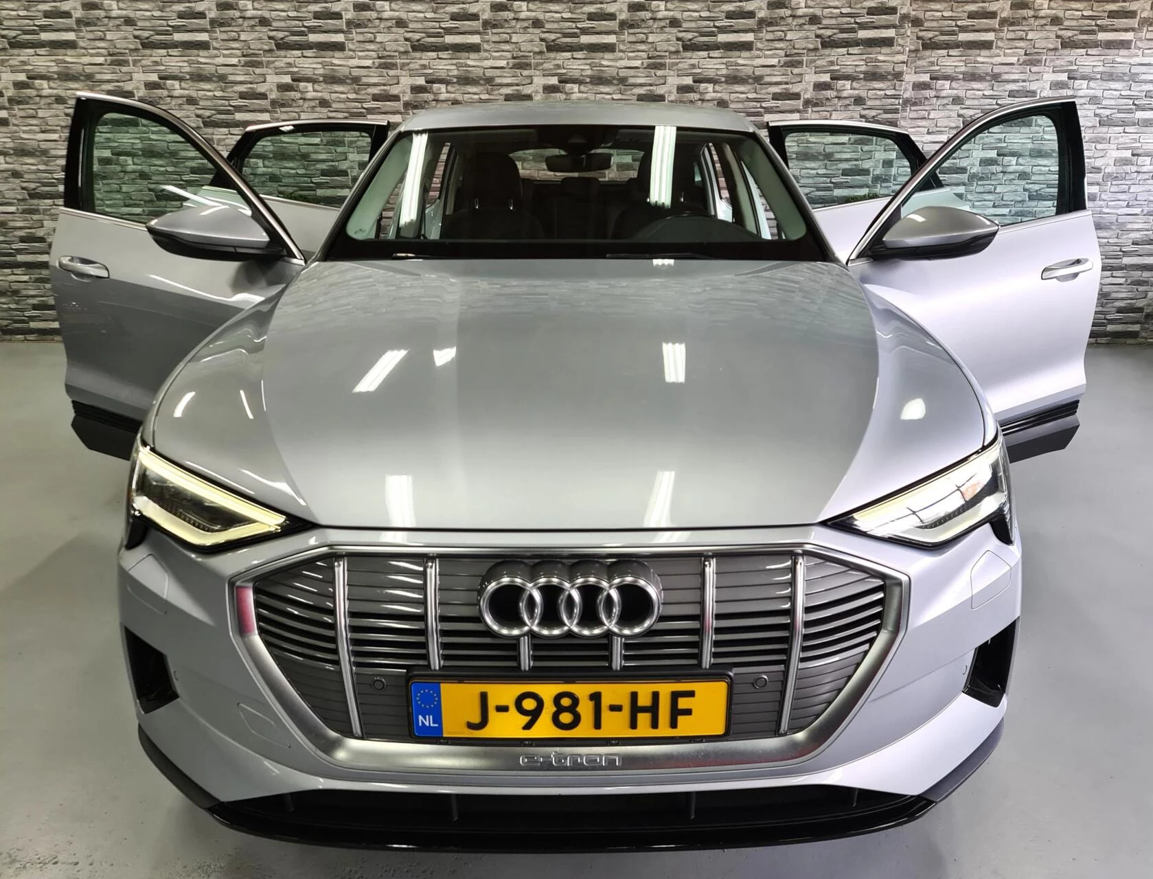 Hoofdafbeelding Audi e-tron