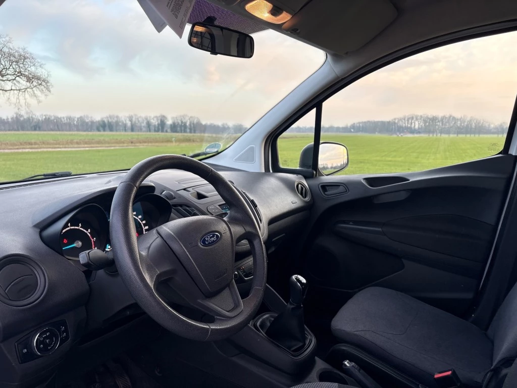 Hoofdafbeelding Ford Transit Courier