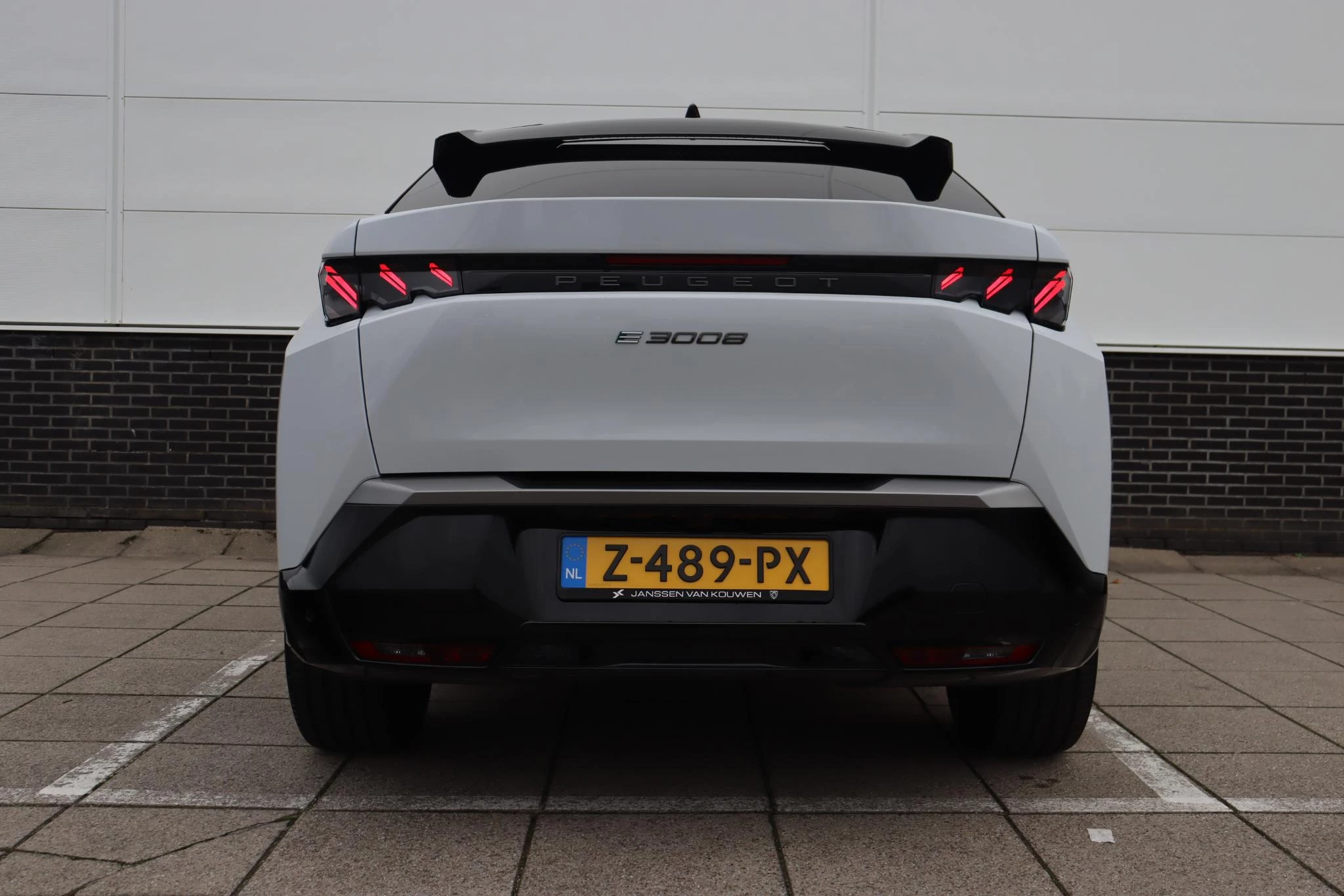 Hoofdafbeelding Peugeot e-3008