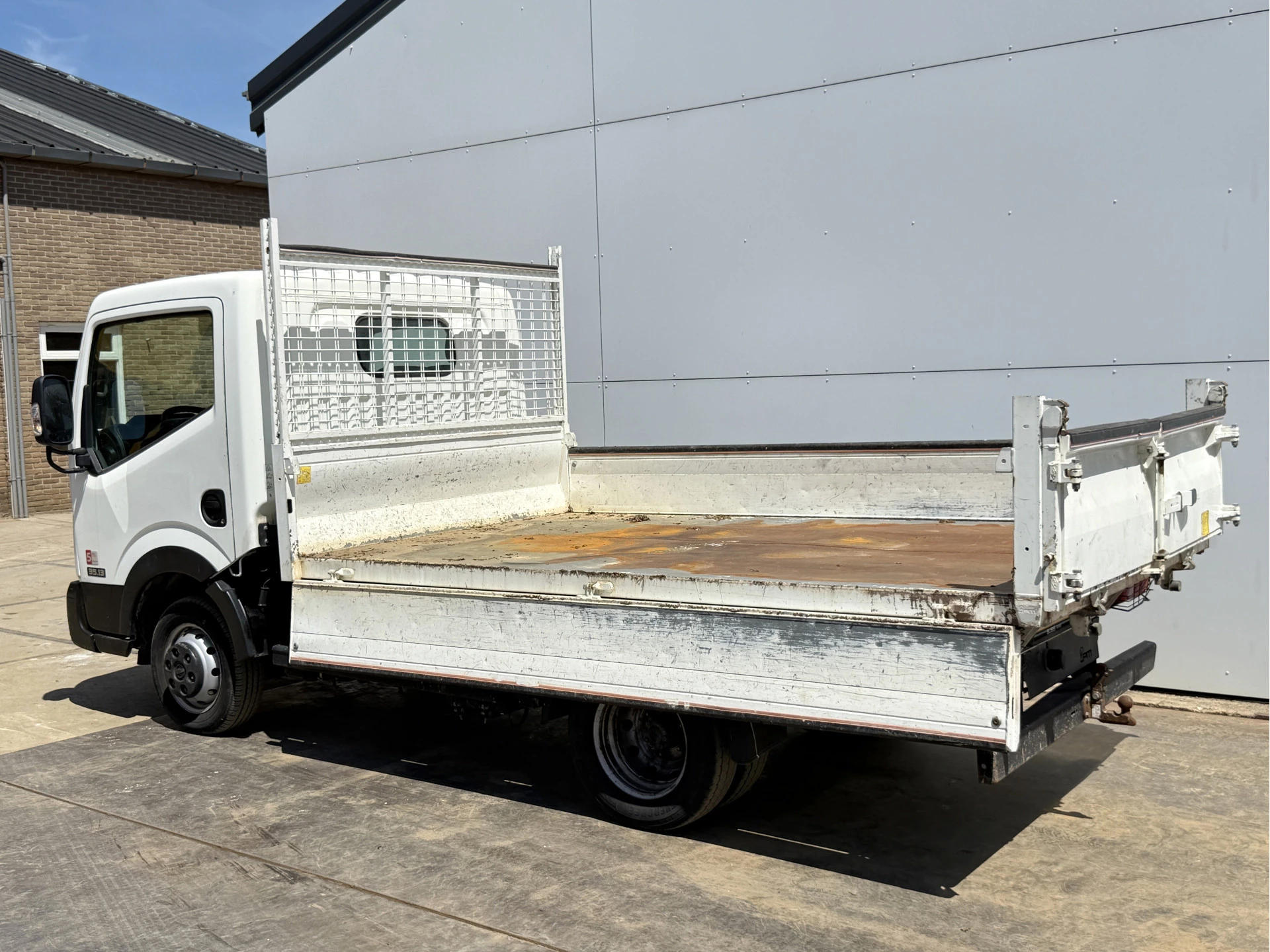 Hoofdafbeelding Nissan NT400