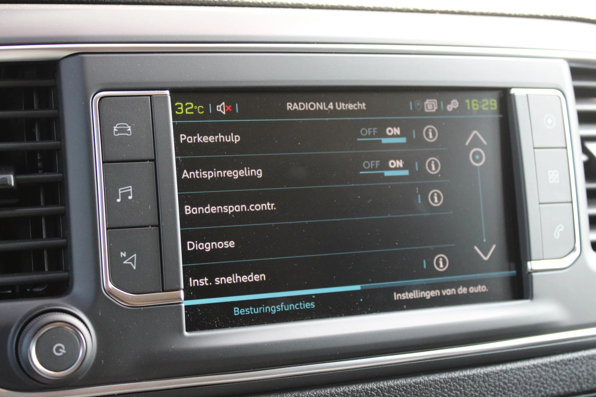 Hoofdafbeelding Peugeot e-Expert