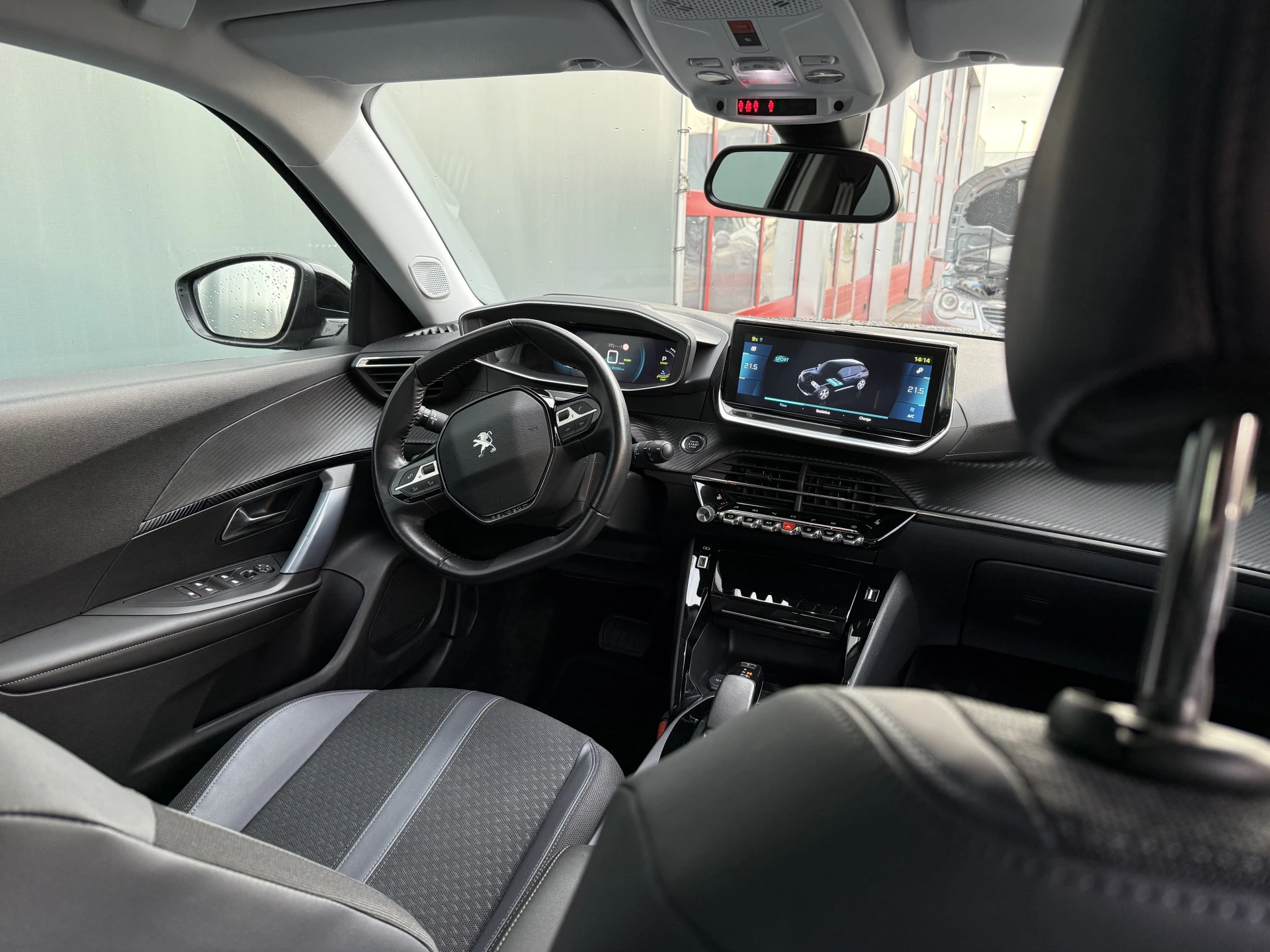 Hoofdafbeelding Peugeot e-2008