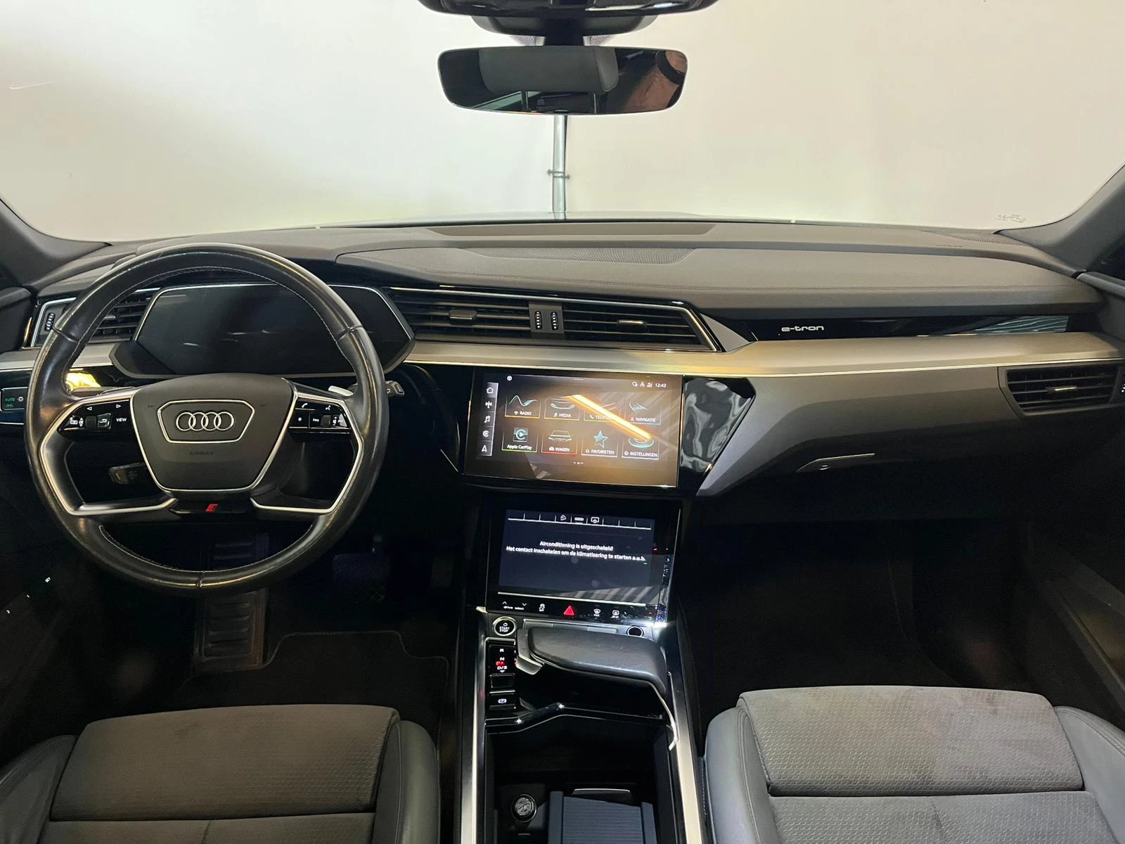 Hoofdafbeelding Audi e-tron