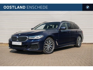 Hoofdafbeelding BMW 5 Serie BMW 5 Serie Touring 540i xDrive High Executive M Sport Automaat / Panoramadak / Laserlight / Head-Up / Comfortstoelen / Live Cockpit Professional / M Sportonderstel